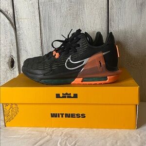 NIKE Lebron Witness 6 Basketball Shoes black orange green size 7